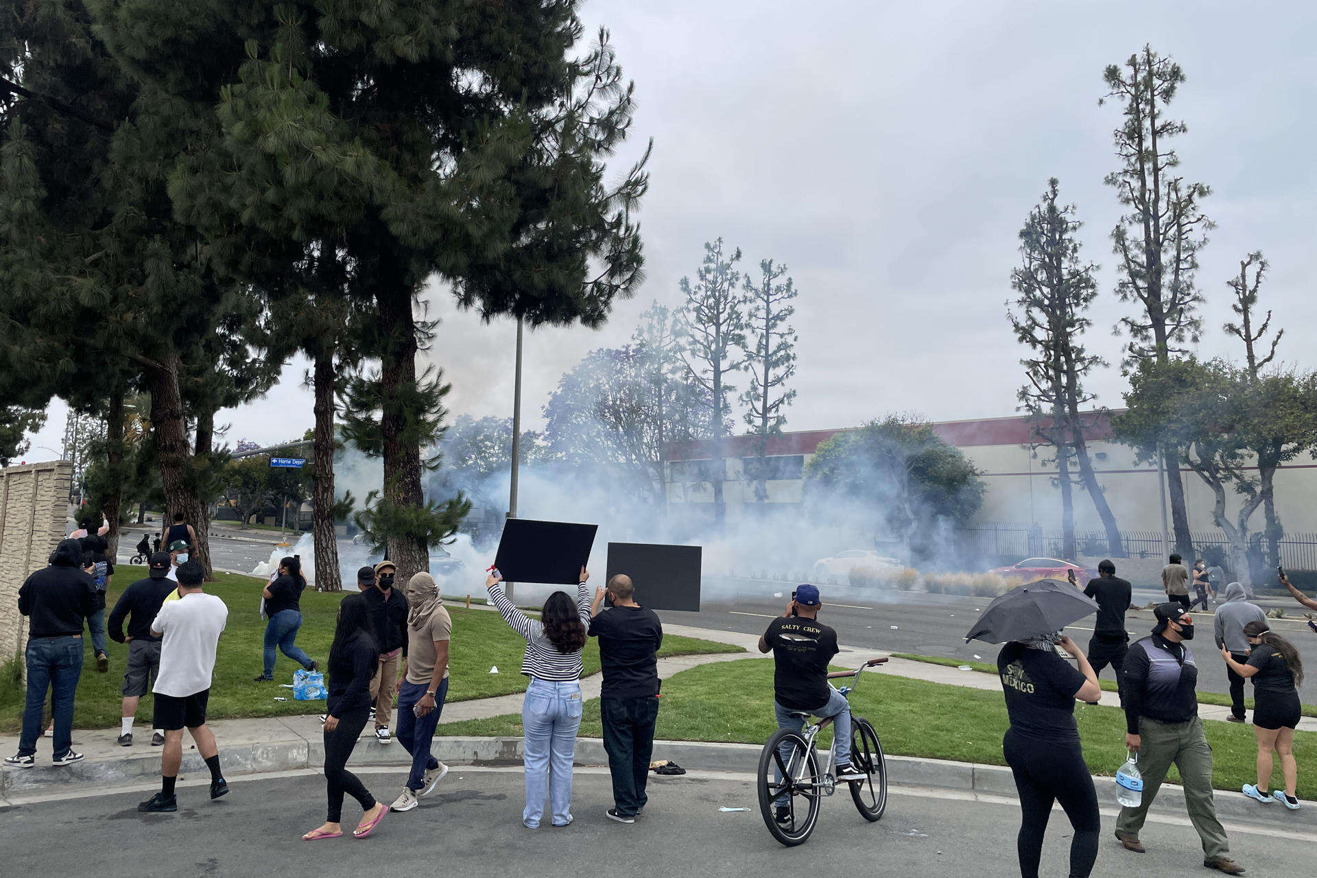 La Guardia Nacional de EEUU llega a Los Ángeles para aplacar las protestas contra redadas de migraci
