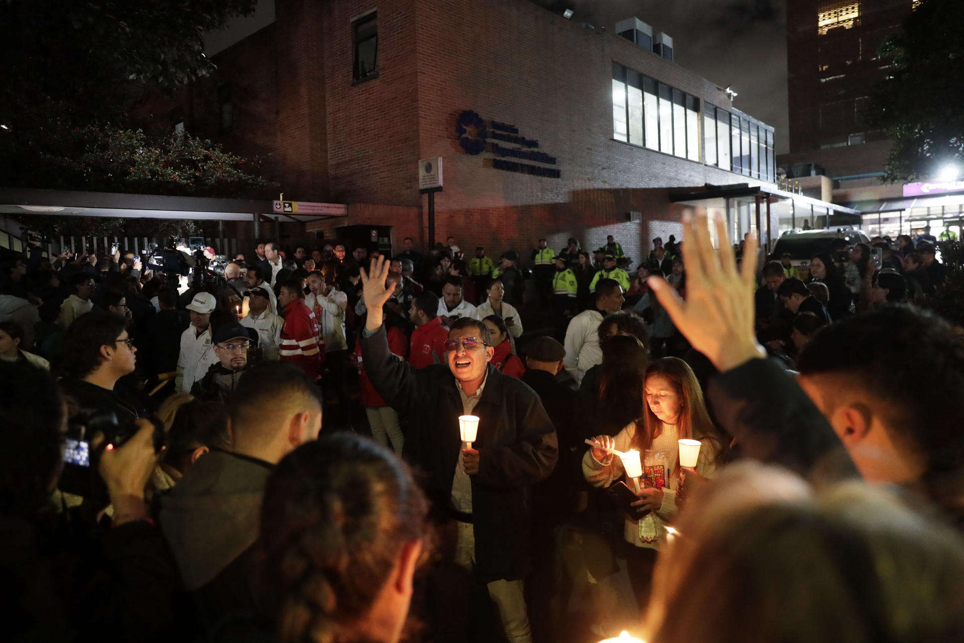 Estado del senador colombiano Miguel Uribe Turbay es de «máxima gravedad» y pronóstico «reservado»