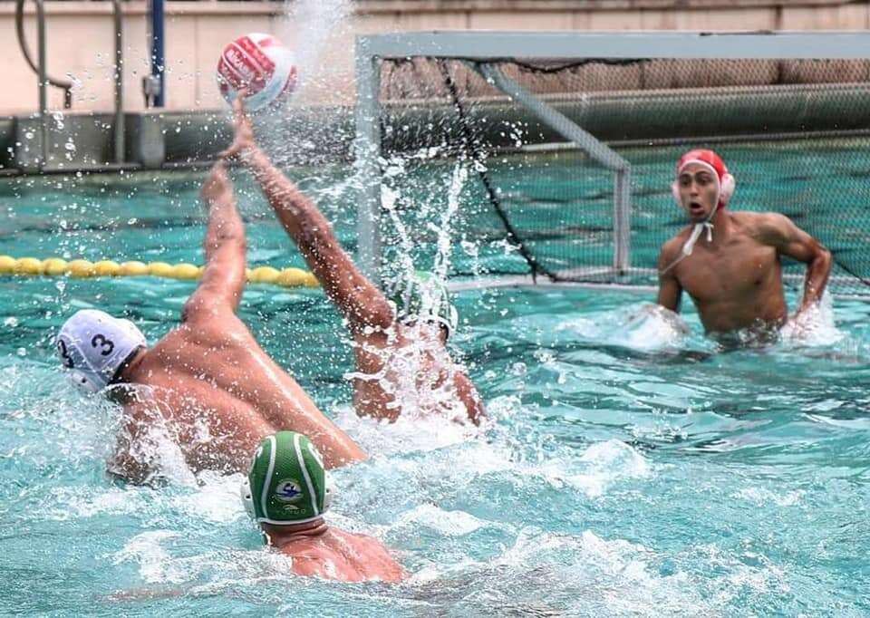 Sorpresas en el inicio del torneo superior de polo acuático