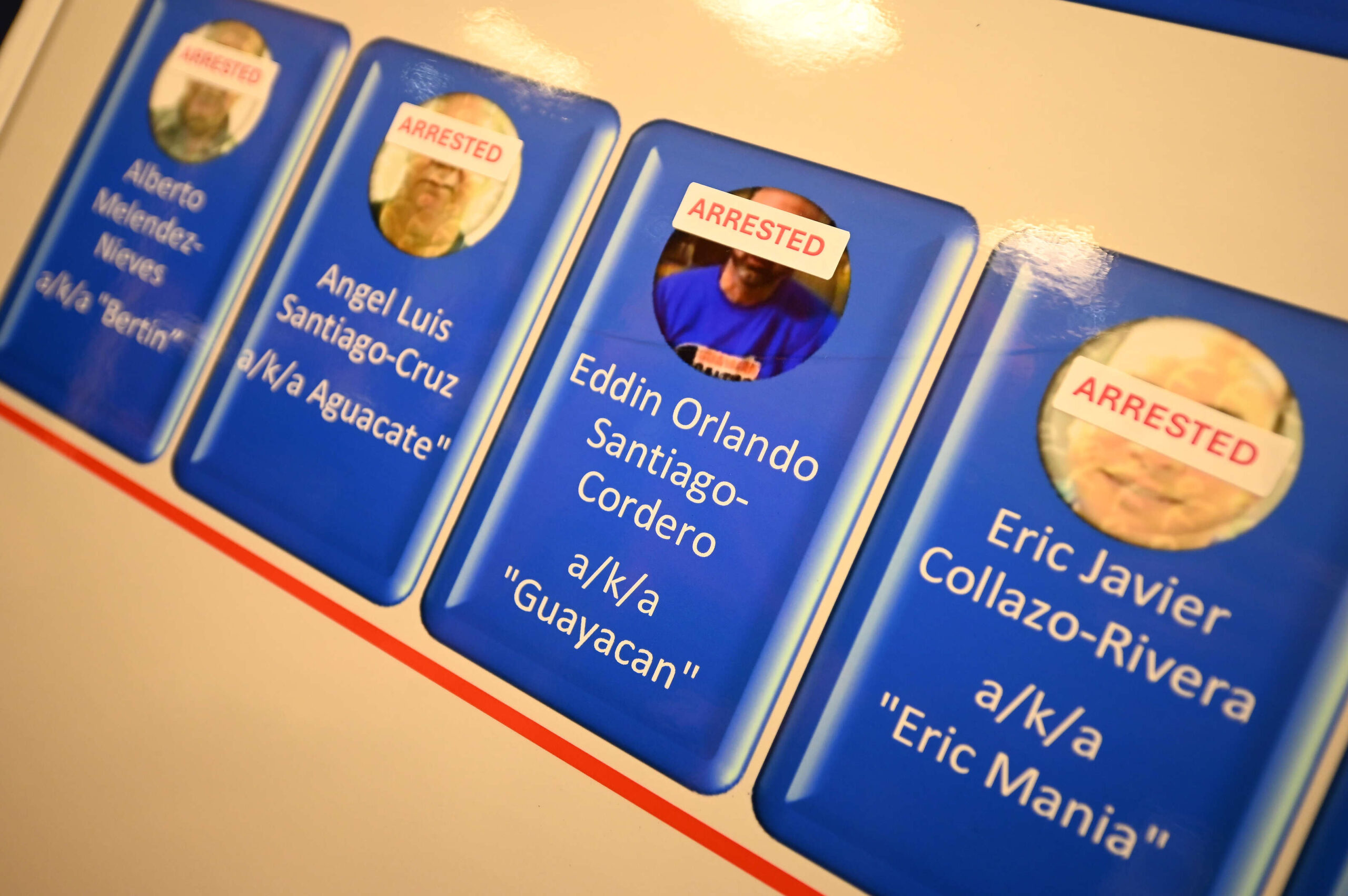 Guayacán Santiago se declara culpable de los cargos federales en su contra