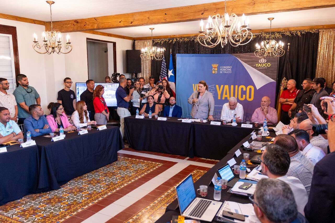 Gobernadora anuncia refuerzo en reconstrucción para el sur y fondos federales para Vivienda