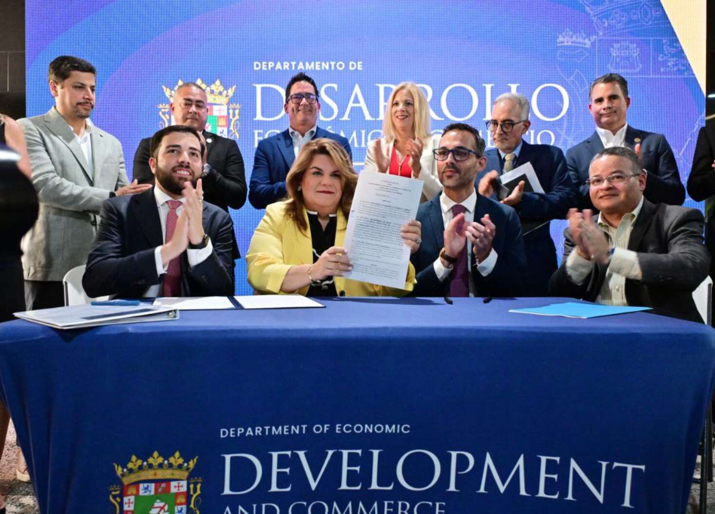 Gobierno anuncia transformación en permisos para facilitar hacer negocios