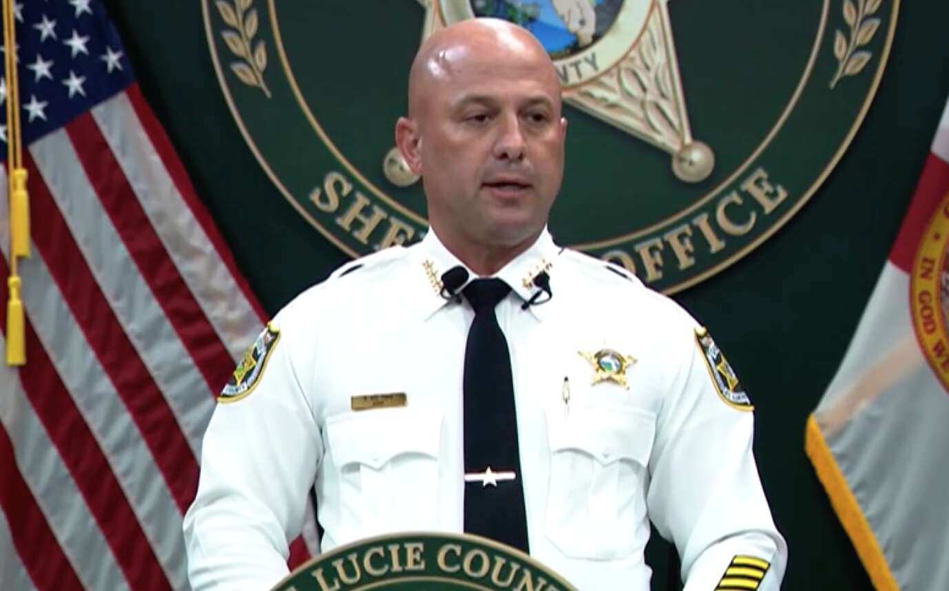 Madre enfrenta cargos de homicidio por muerte de su hijo en alegado exorcismo