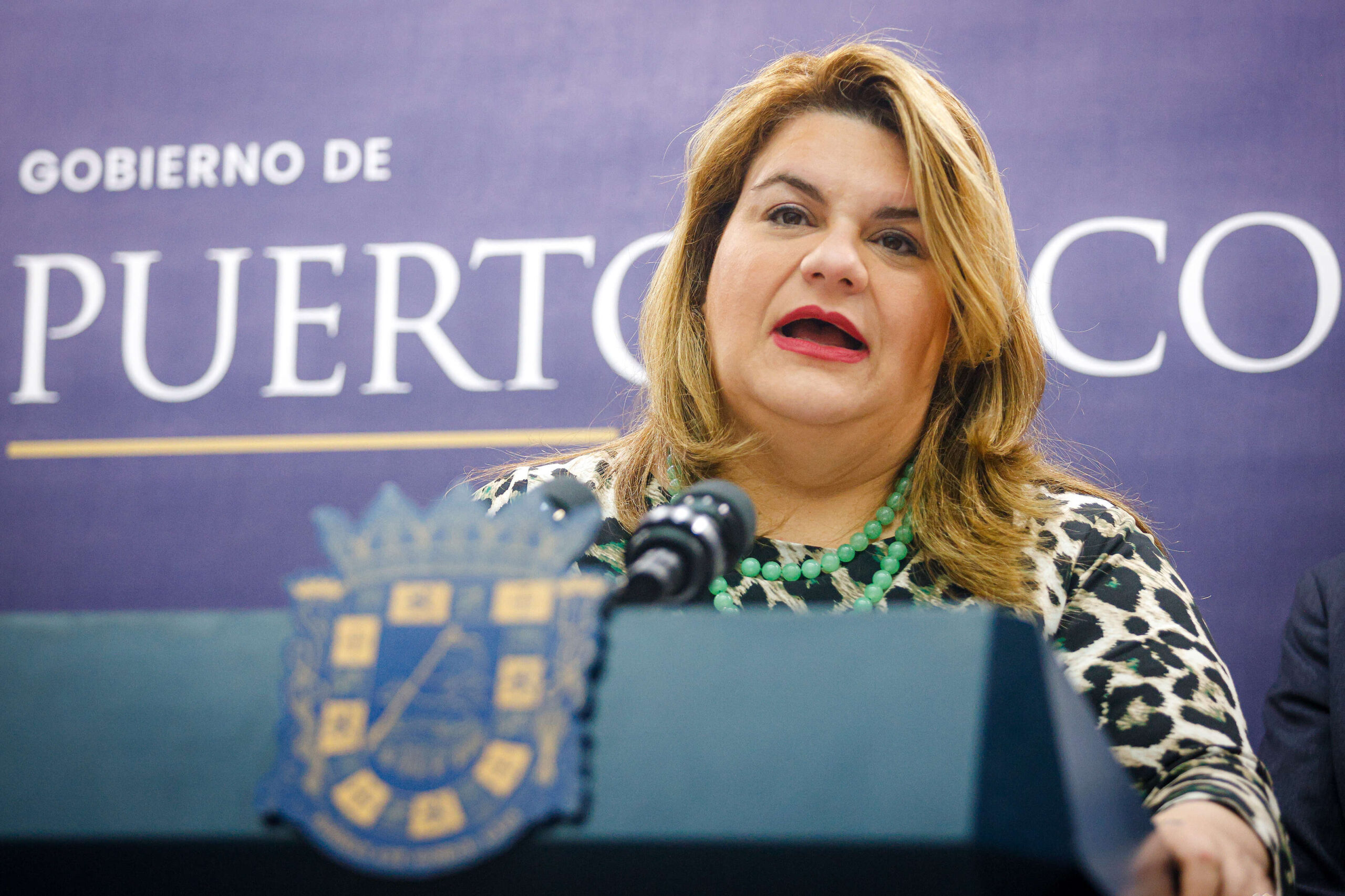 Gobernadora firma nuevas leyes y designa defensor de personas con impedimentos