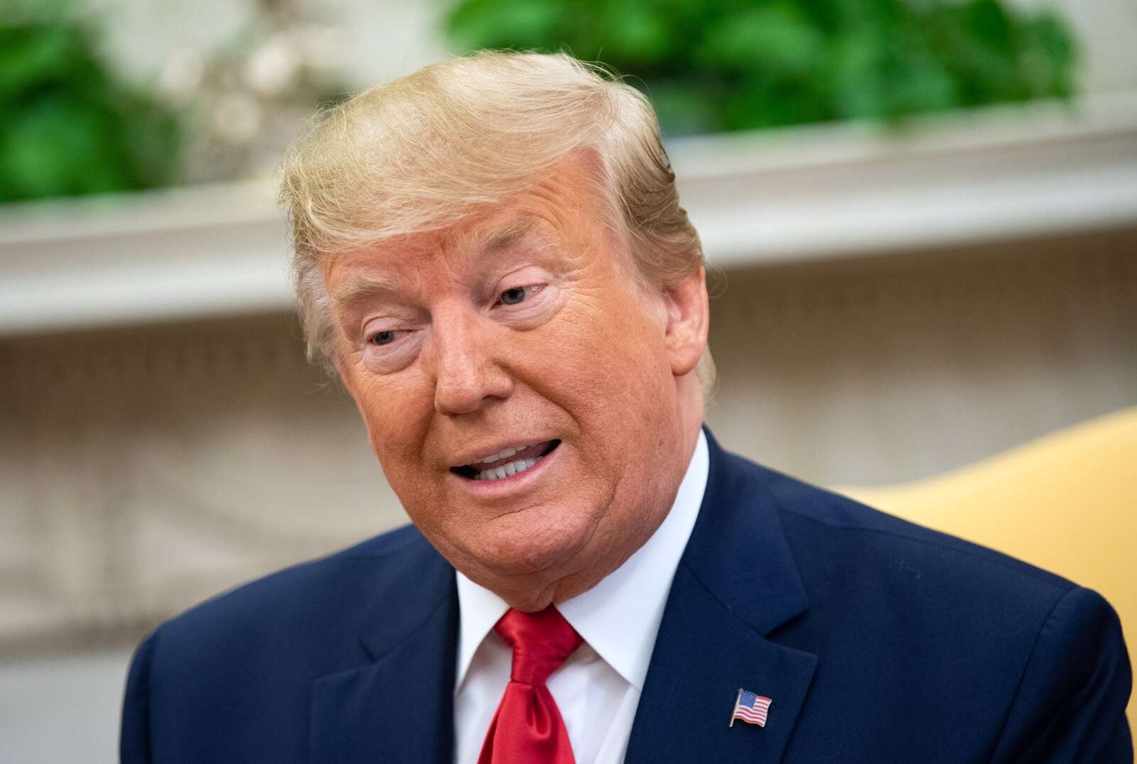 El caso de Jeffrey Epstein causa un choque interno en el círculo de Trump, el FBI y el DOJ