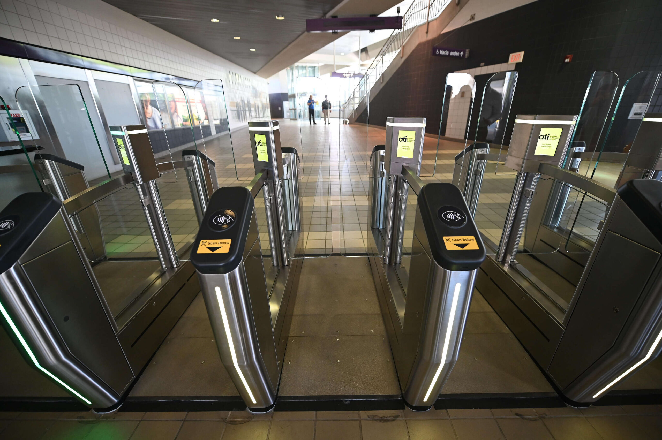 Operando las 16 estaciones del Tren Urbano