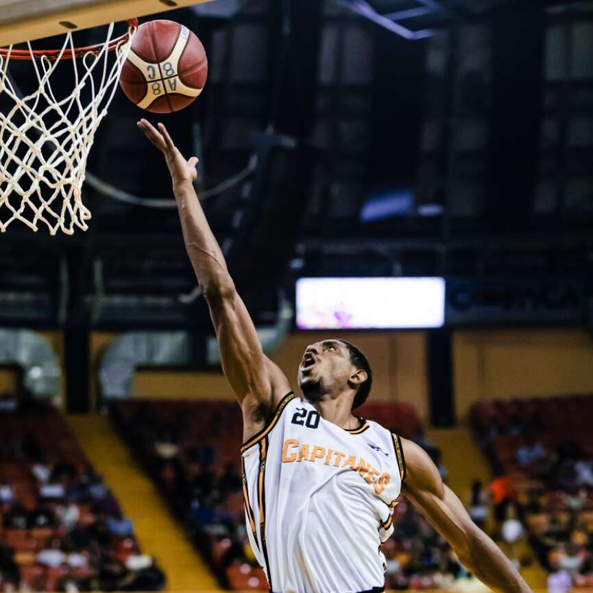 Arecibo y Santurce salen victoriosos en jornada del jueves