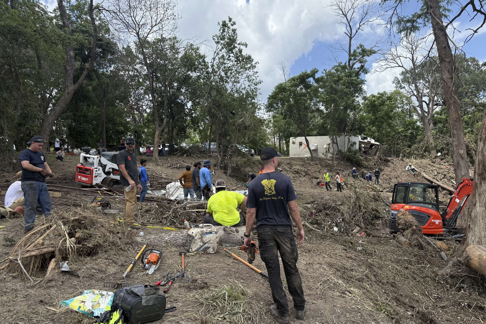 Tragedia en Texas: suben a 120 los muertos por las inundaciones y a 170 los desaparecidos