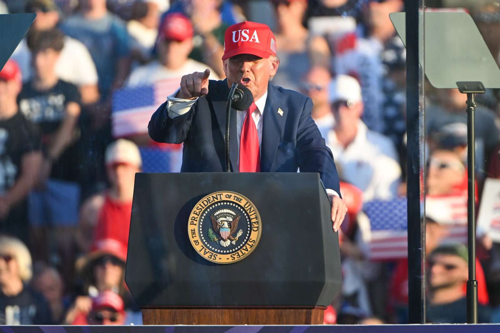 Trump anuncia un arancel del 50% al cobre y contempla uno del 200% a las farmacéuticas