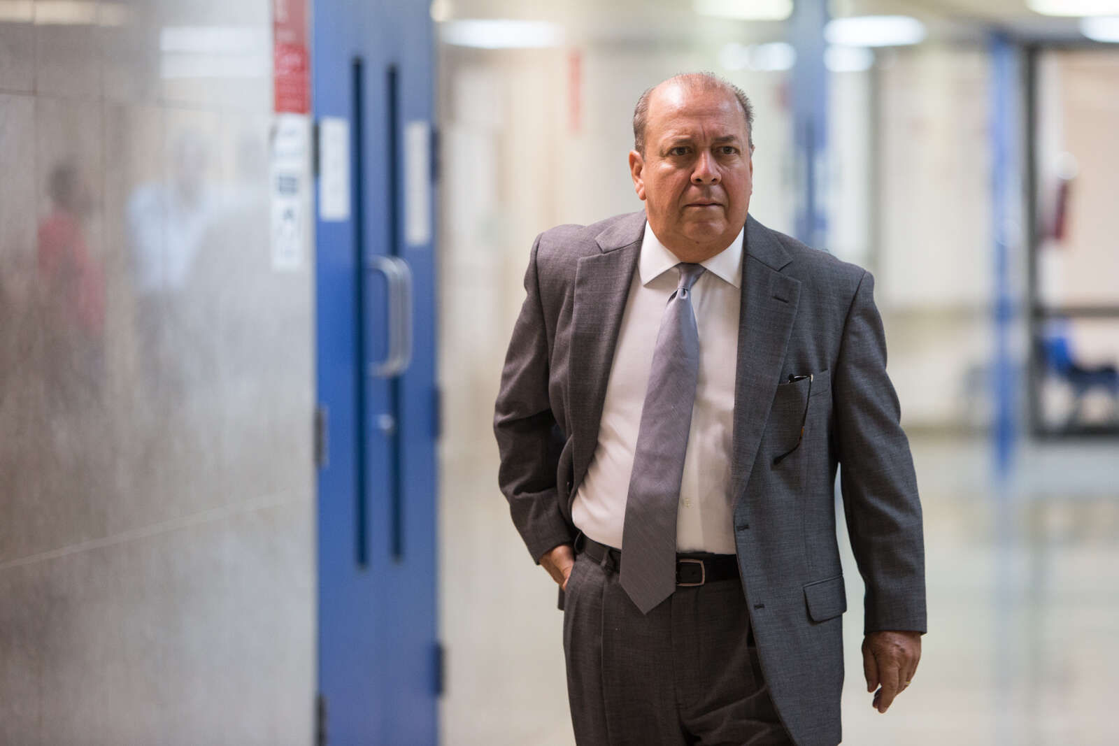 Exsecretario de Justicia felicita al acusado de matar al agresor de su hija