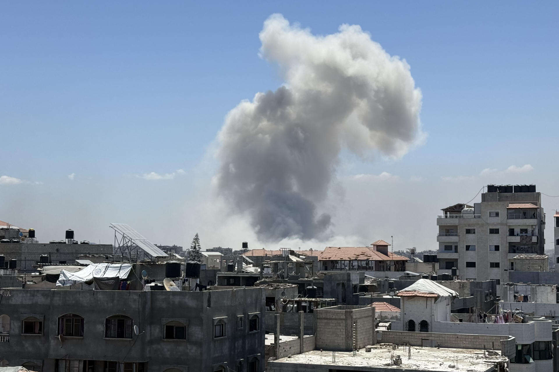 Israel mata al menos 17 gazatíes, incluidos niños, en ataques lanzados este domingo