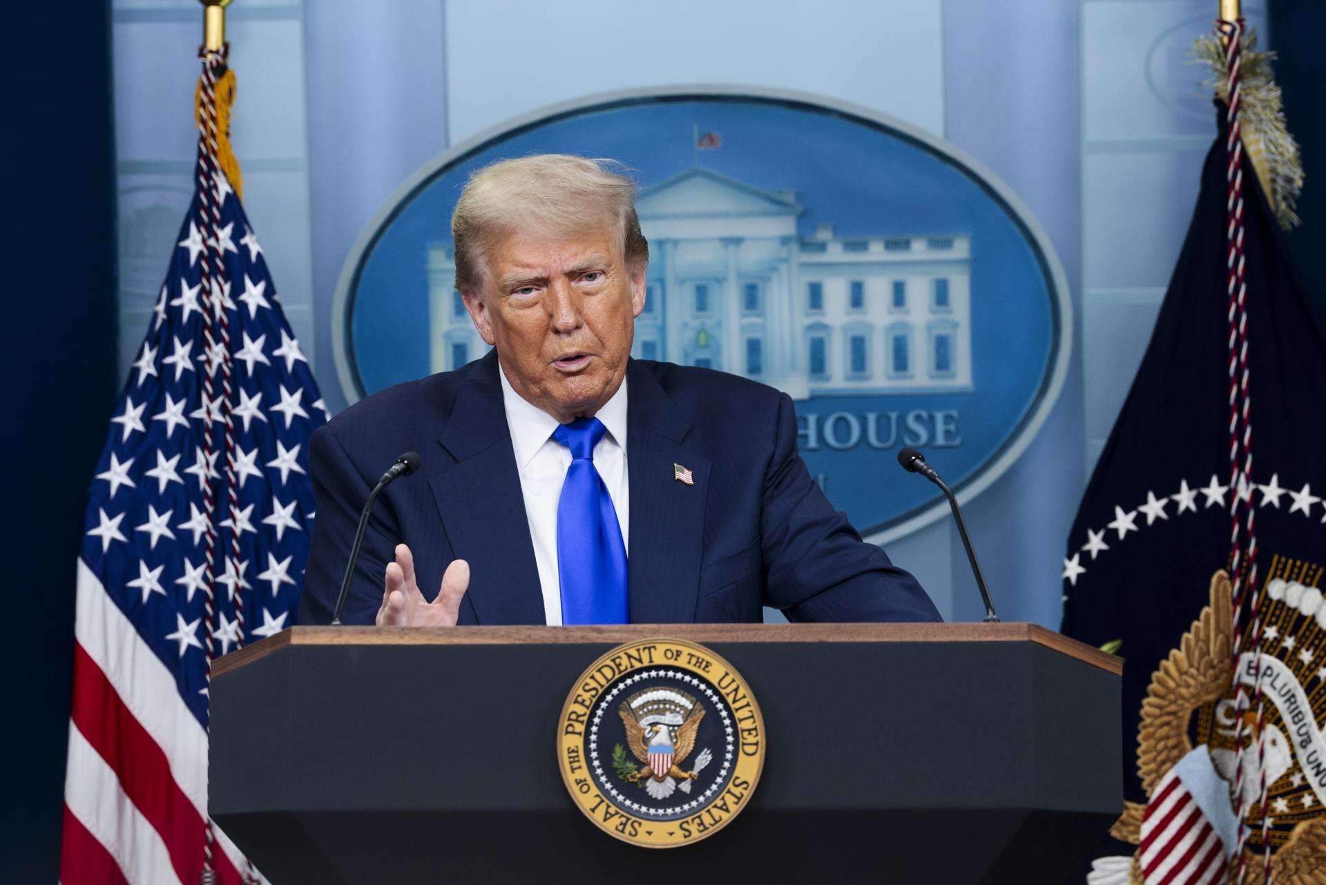 Trump insiste en que Irán quiere reunirse con EE.UU. para socavar hostilidades