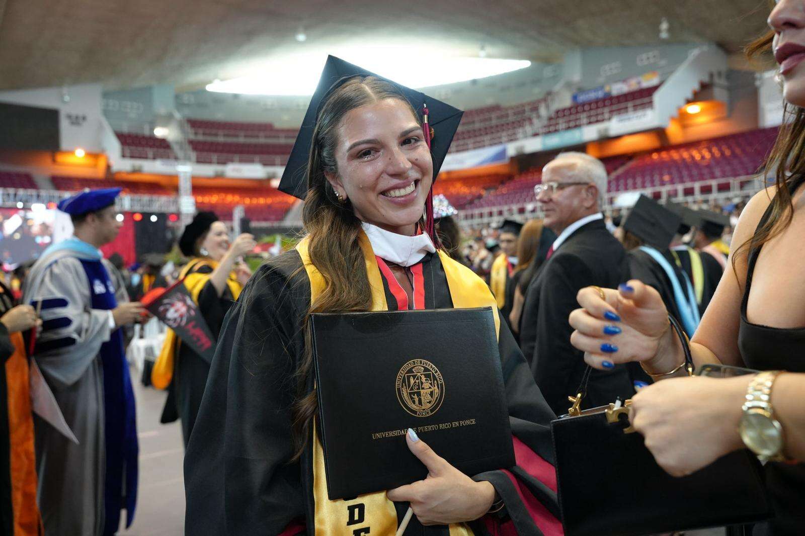 UPR Ponce renueva acreditación de la Middle States y gradúa 325 estudiantes