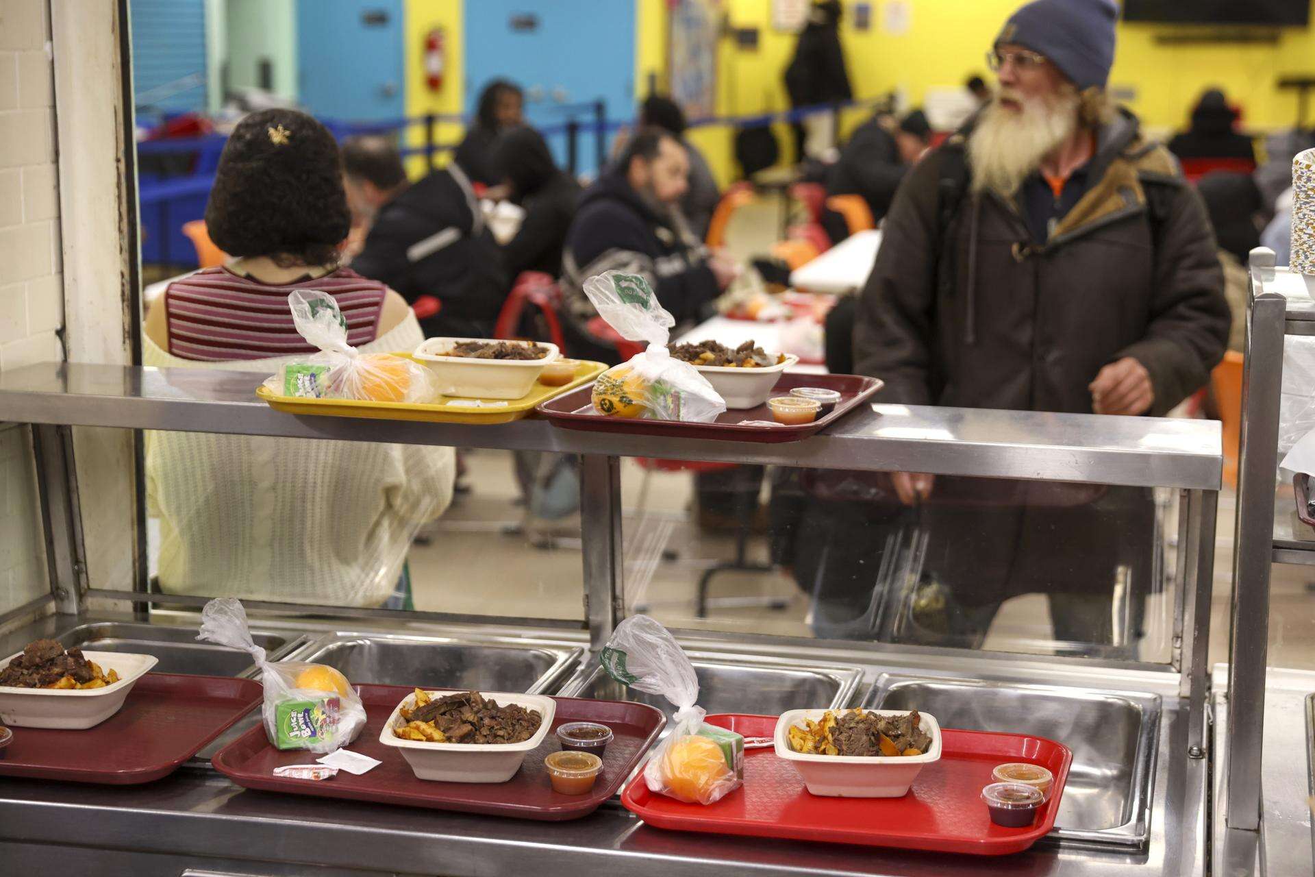 Estados demandan a Trump por exigir datos de beneficiarios de los cupones para alimentos