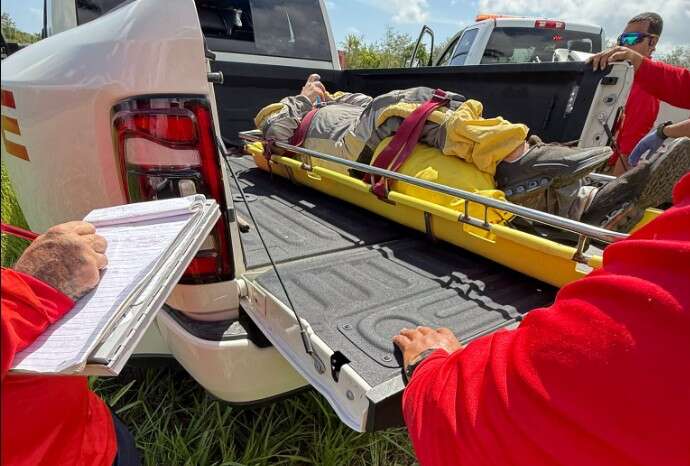 Paracaidista que cae al vacío en el aeropuerto de Arecibo sufre fracturas