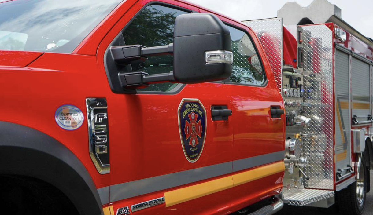 Encuentran rifle dentro de un Lamborghini incendiado en Río Piedras