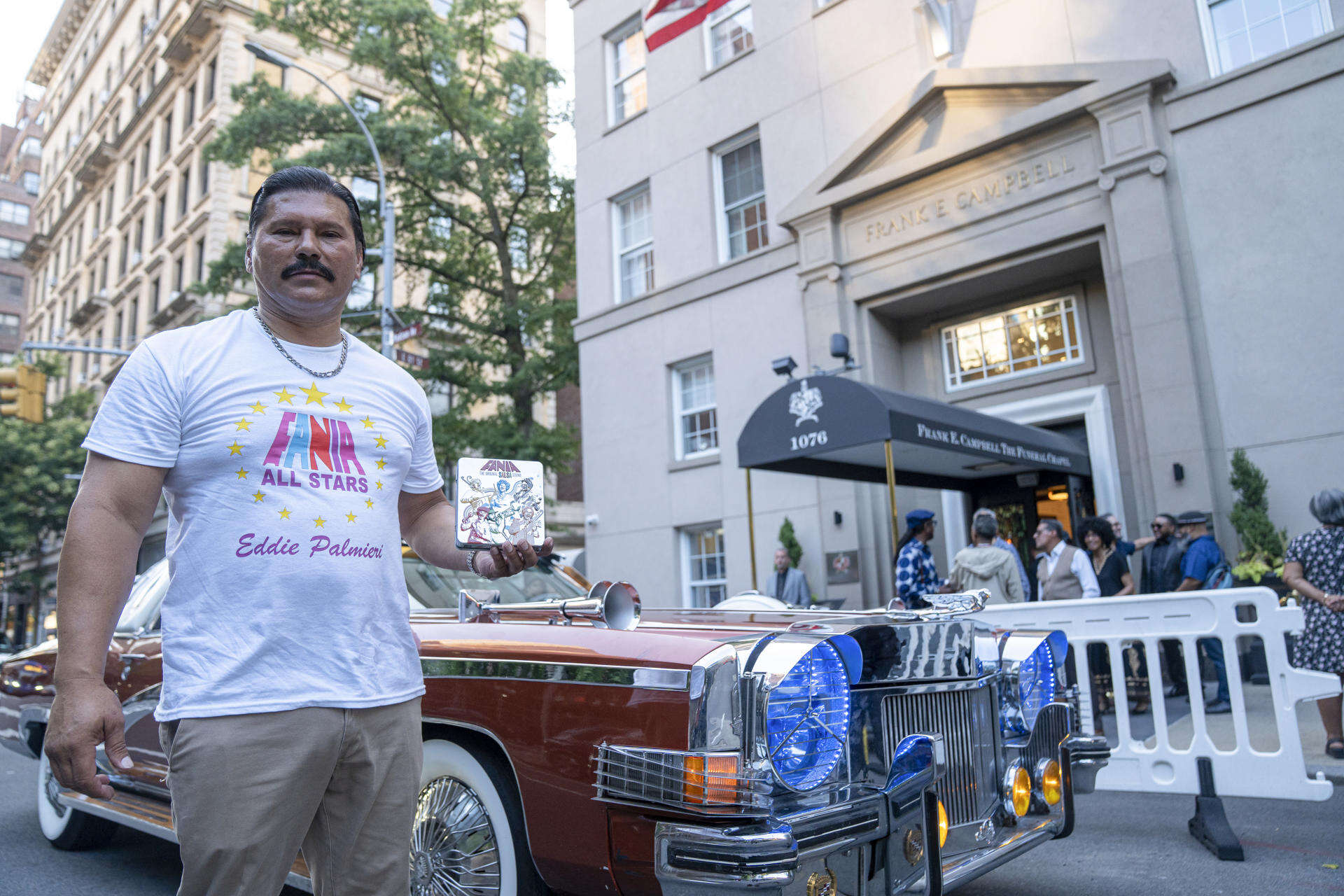 Admiradores y músicos dan último adiós al pianista Eddie Palmieri en Nueva York