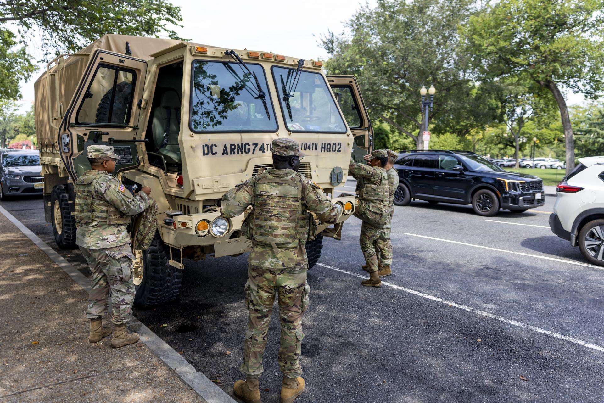 Trump dice que no siguió todas las reglas para imponer el orden federal en Washington
