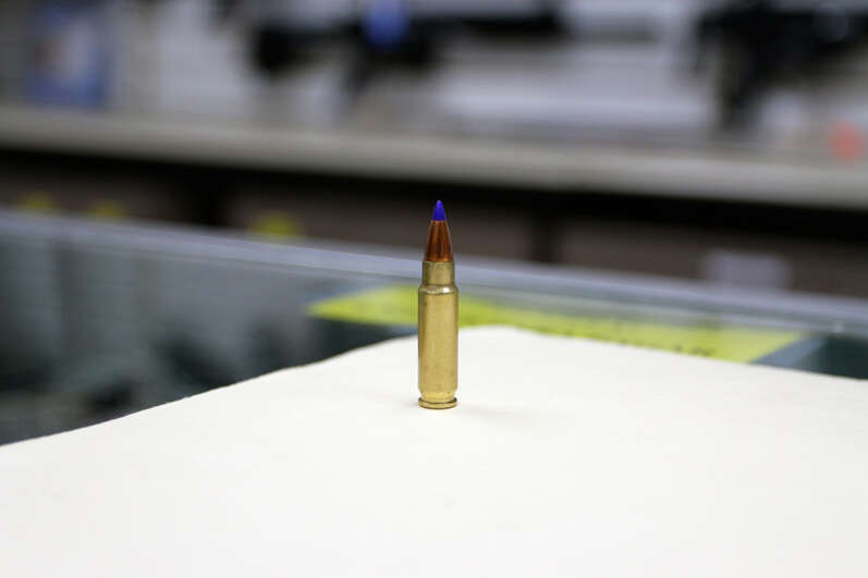 Menor resulta herido tras manipular proyectil que encontró tirado en una cancha en Humacao