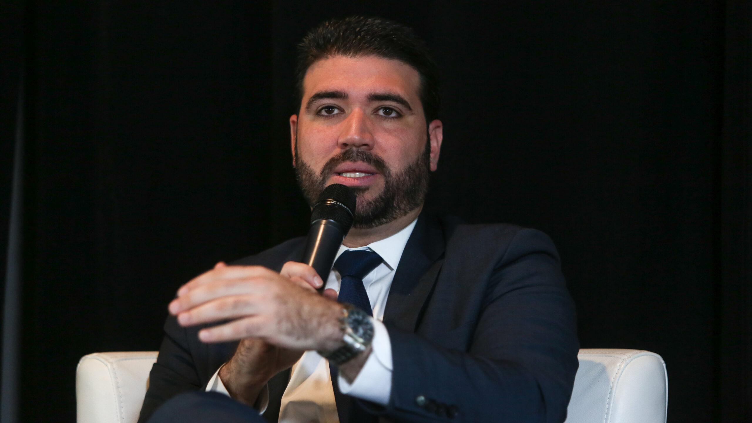 Mercader sale de «Jugando Pelota Dura» en lo que se aclaran alegaciones de violencia de género