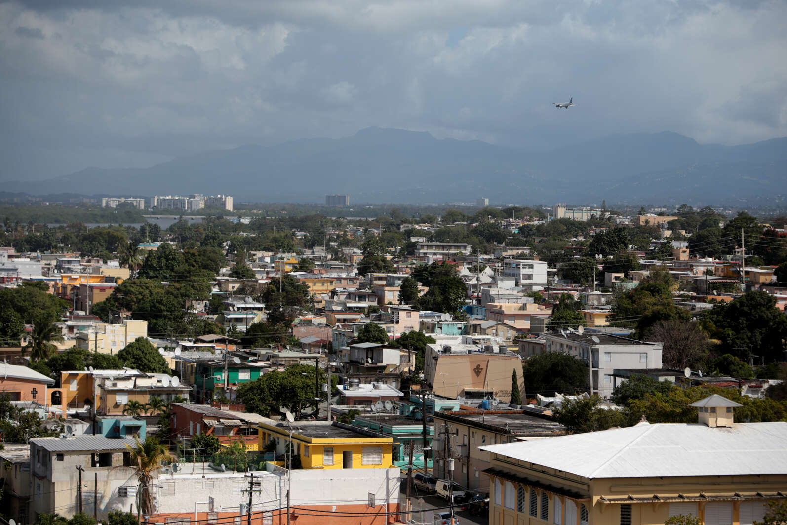 Continúa el cielo brumoso y se emite otra advertencia de calor