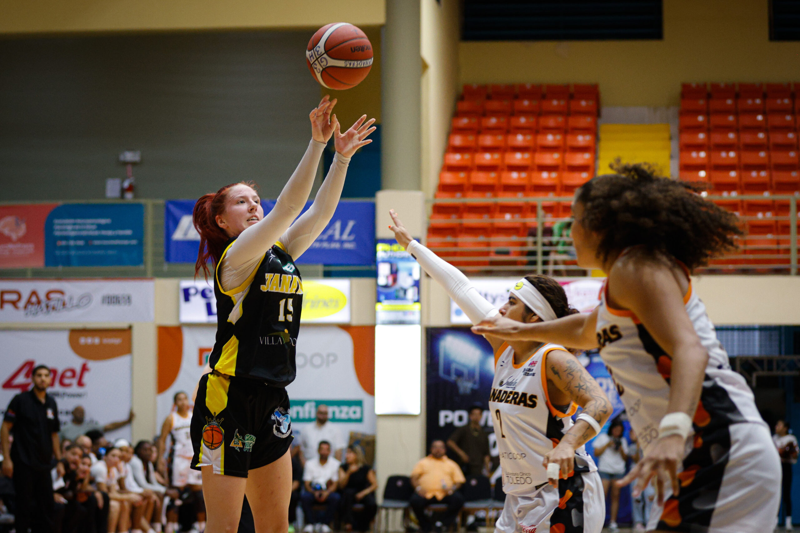 Juana Díaz se desquita de las Ganaderas