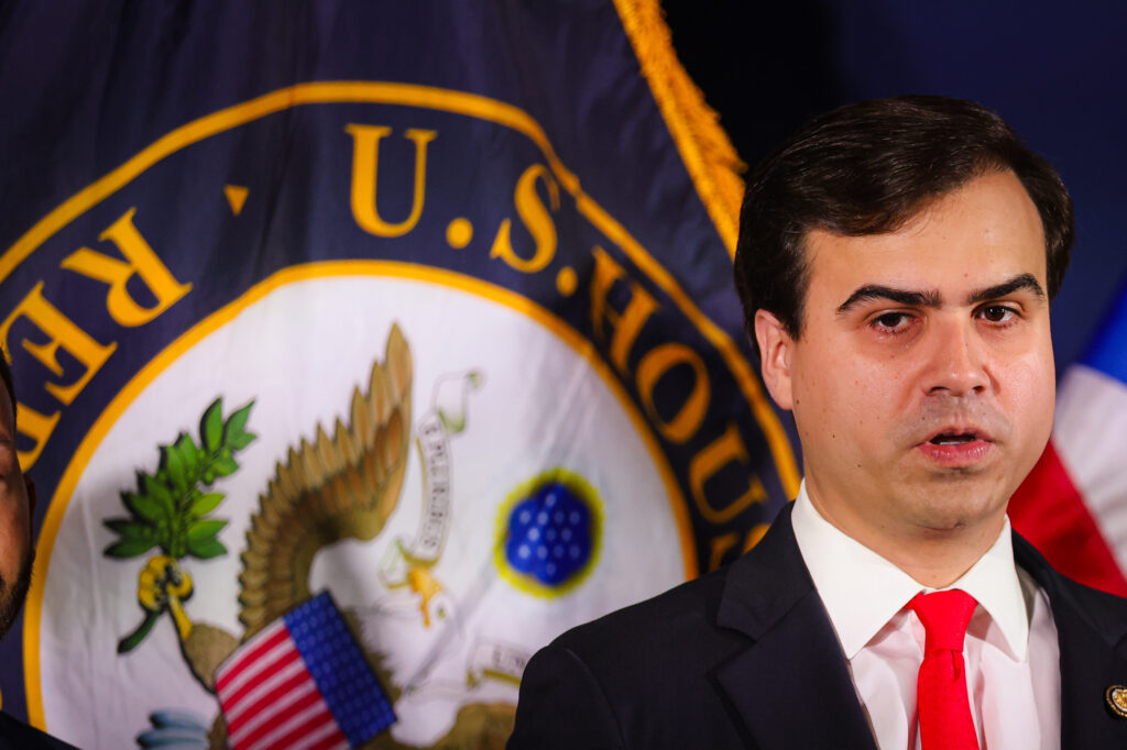 Pablo José rechaza remilitarizar la Isla y arremete contra intervención en Venezuela