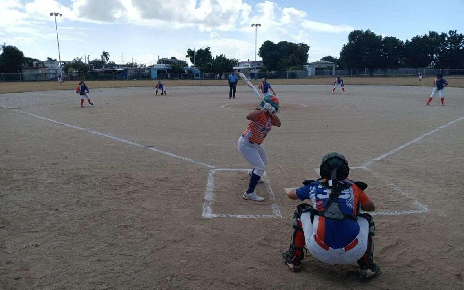 Histórico inicio de las categorías menores del sóftbol femenino