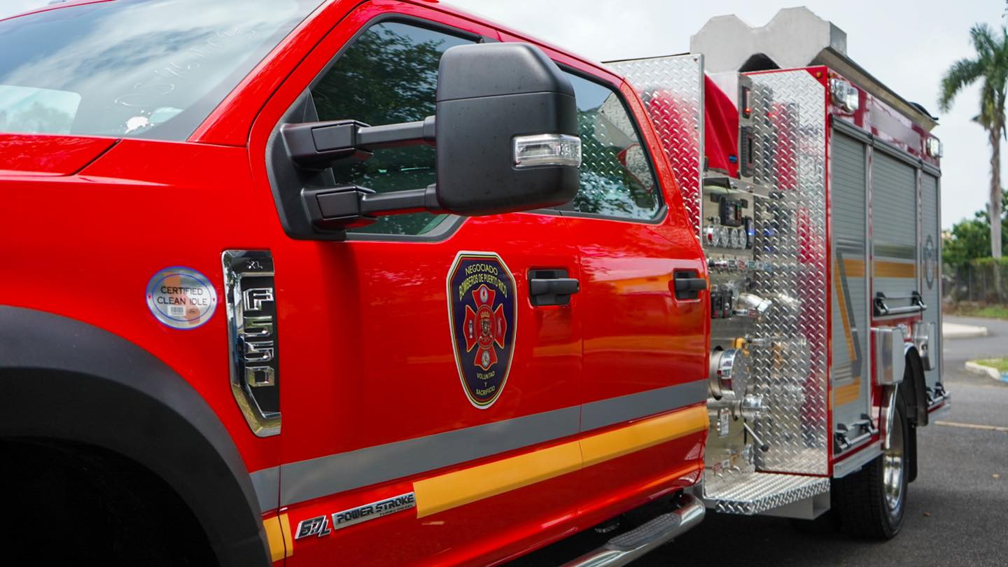 Desalojan escuela en Arecibo por emanaciones de gases