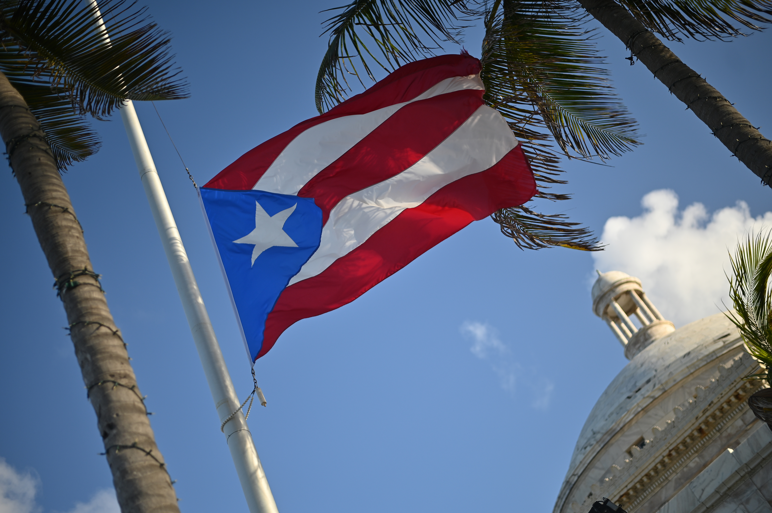 Gobernadora decreta un día de duelo por el fallecimiento del periodista Alex Delgado