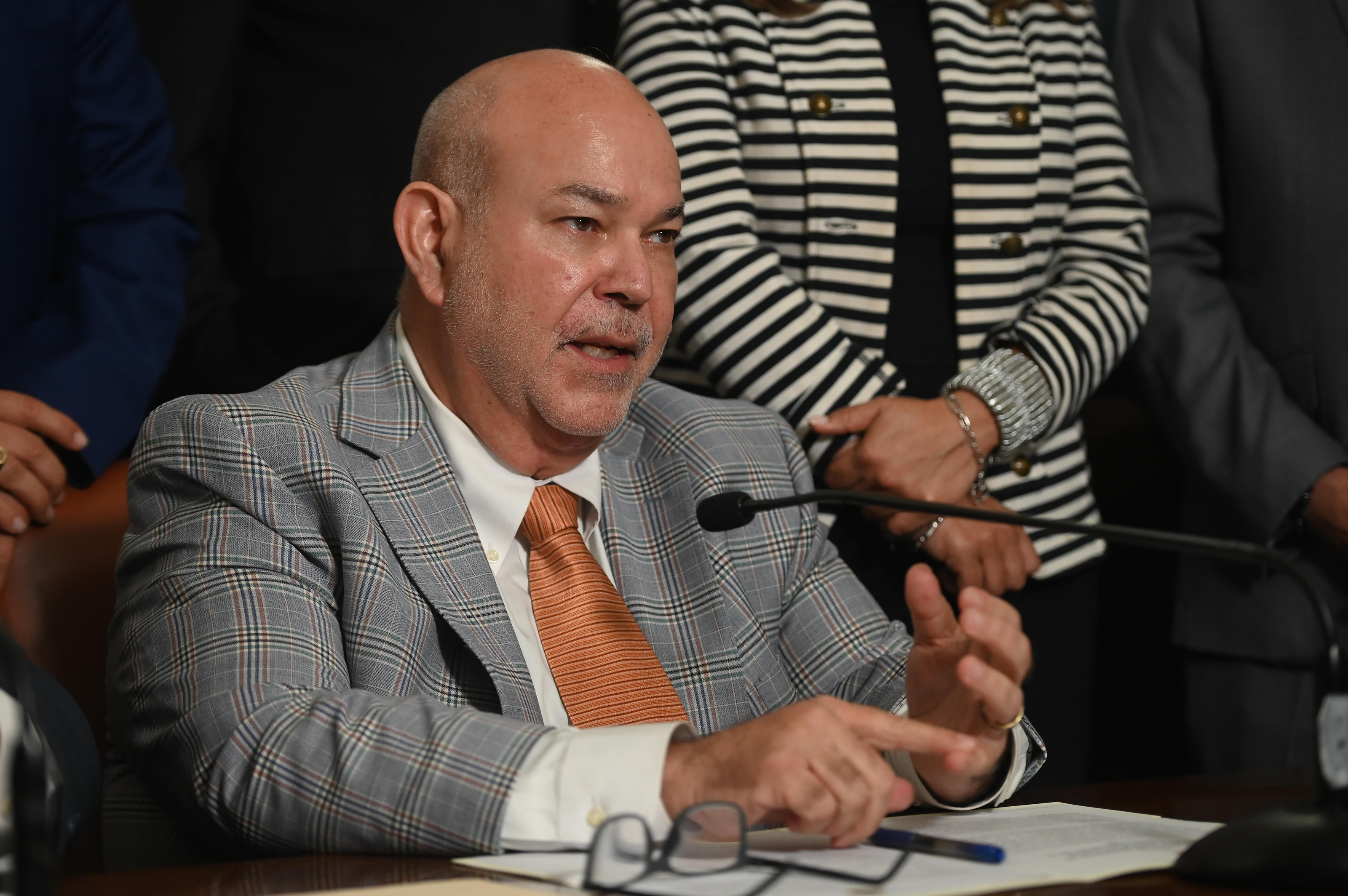 Cámara de Representantes endosa demanda contra LUMA