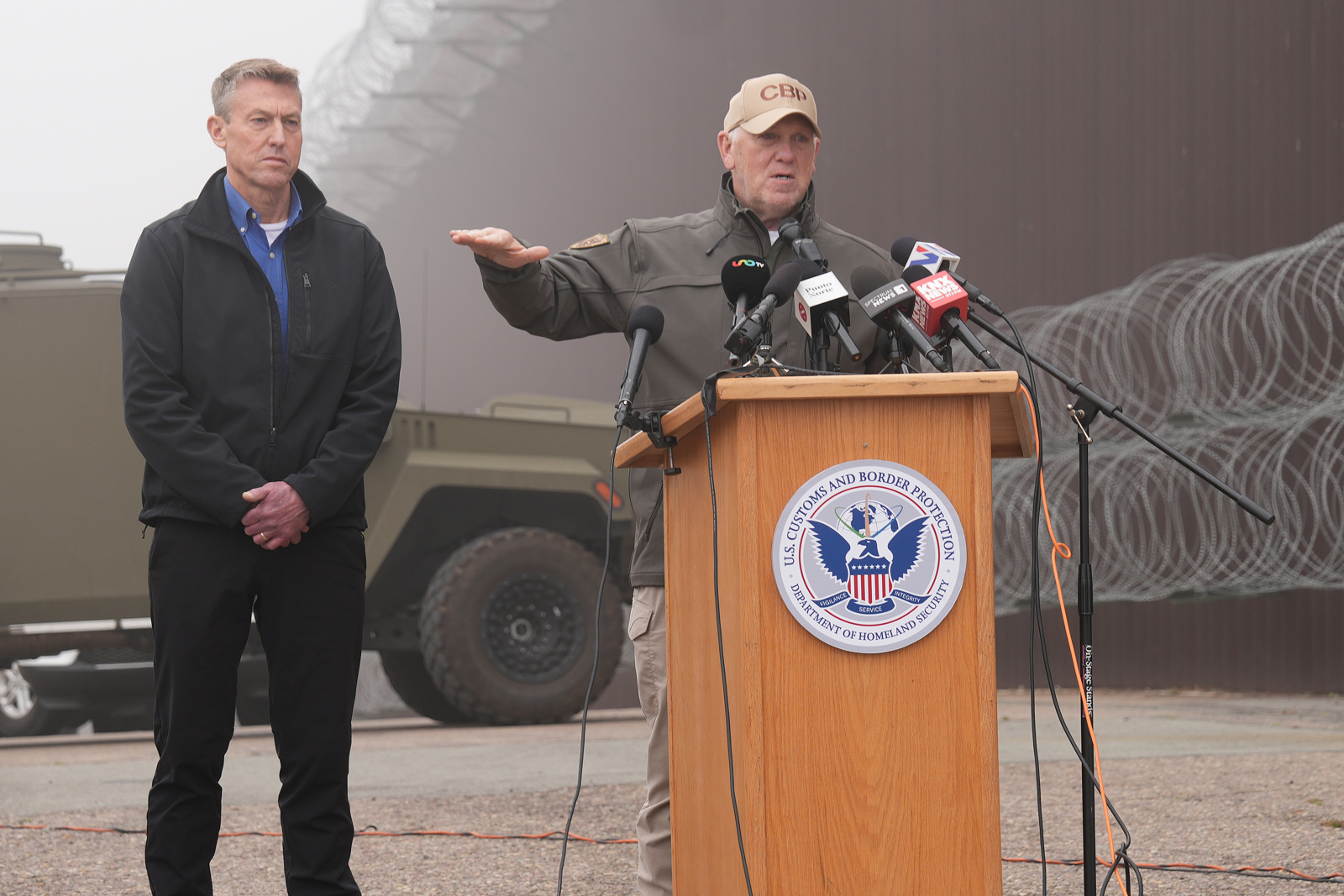 EE. UU. pide a los inmigrantes que están ilegalmente en el país que se «vayan a casa»