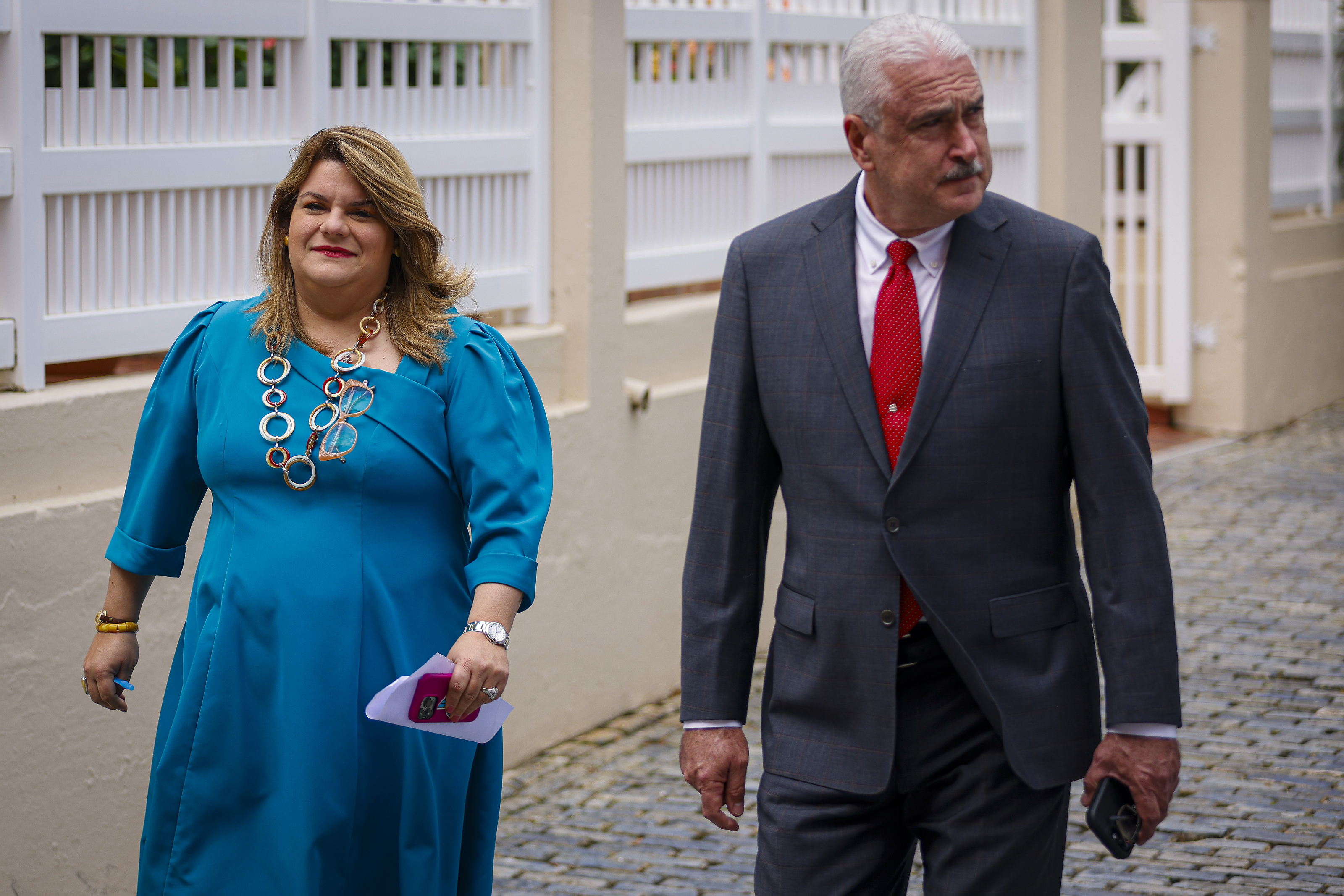 Gobernadora firma ley que endurece el acceso a la información pública 