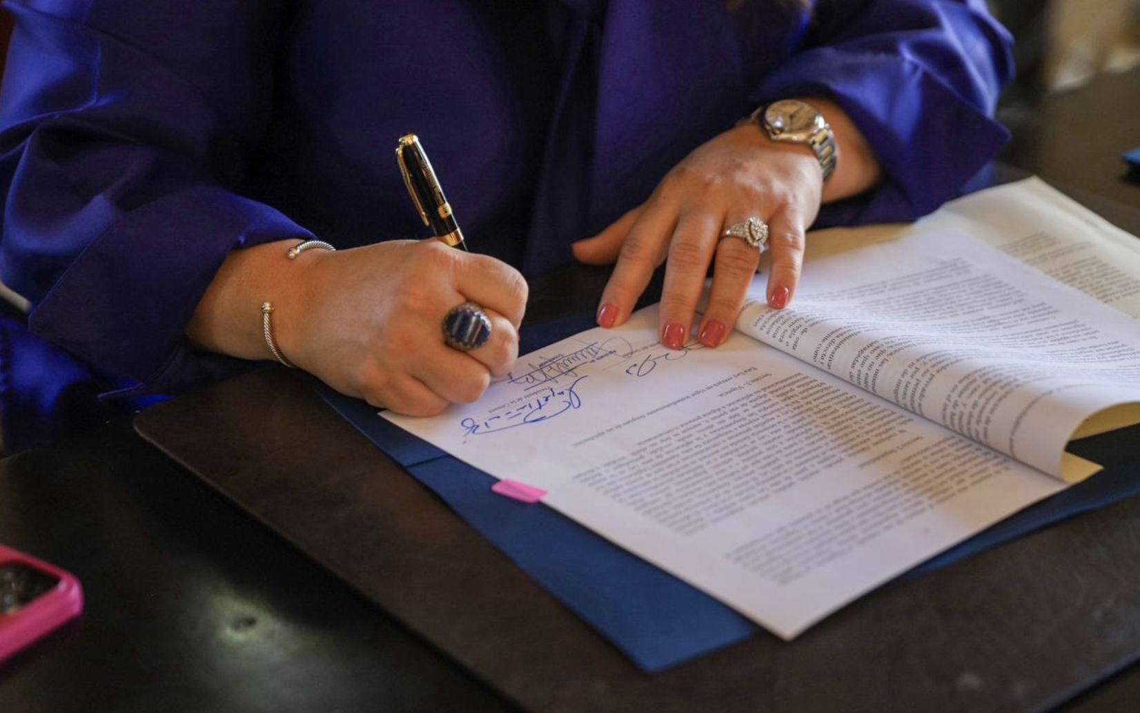 Gremio periodístico y partidos políticos repudian firma de proyecto que enmienda Ley de Transparencia