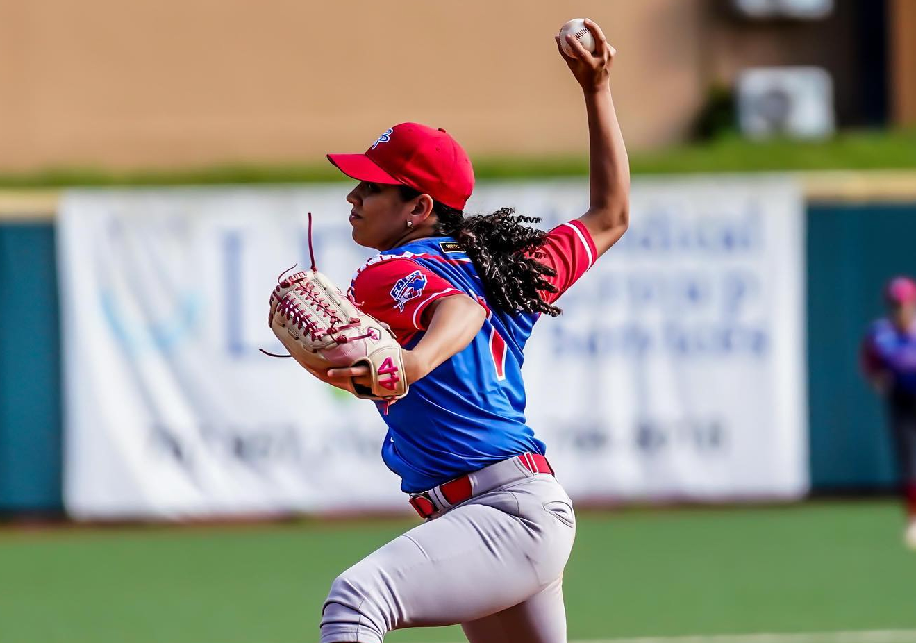 Las Artesanas se colocan a las puertas de la final del béisbol femenino