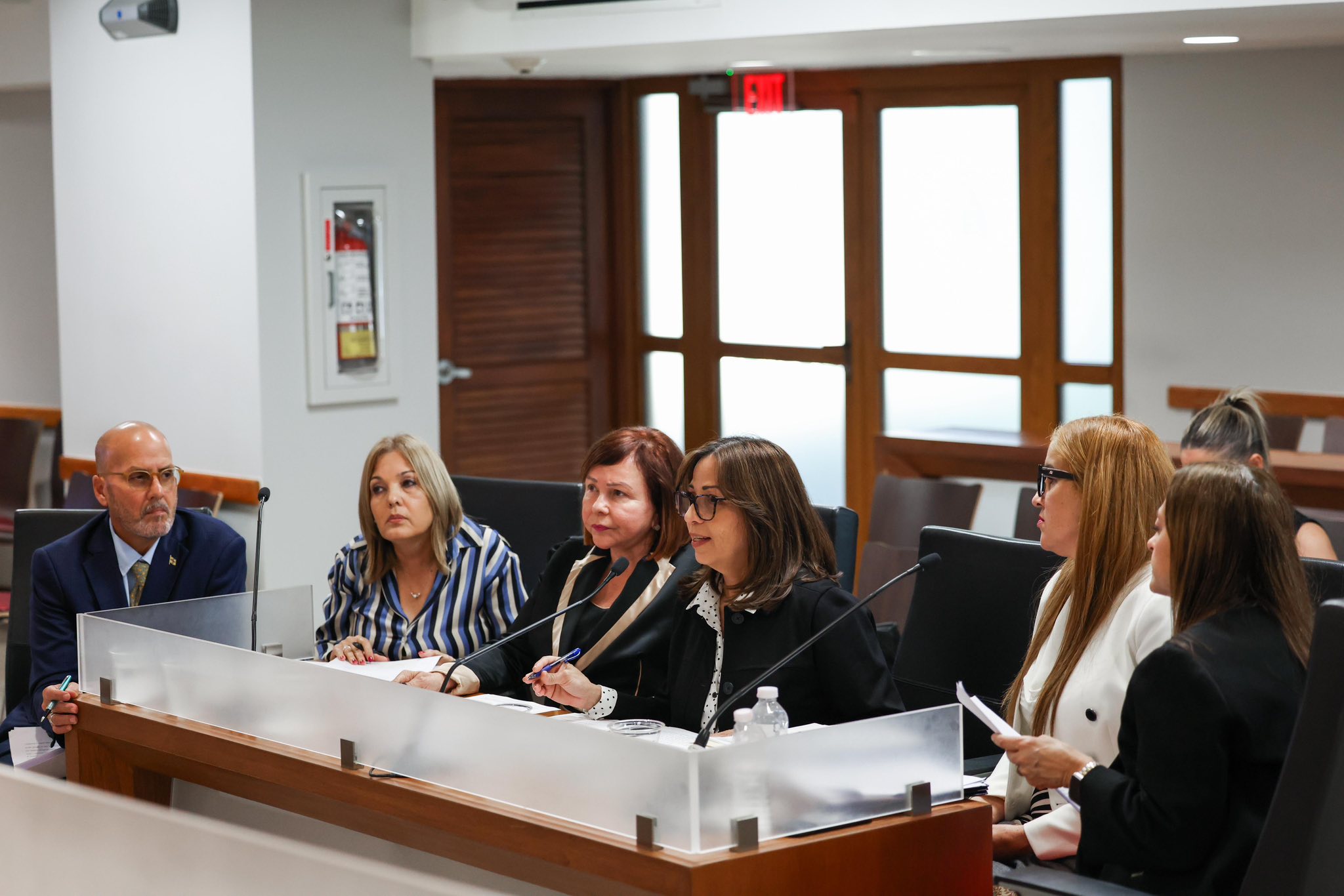 Priorizan protección de adultos mayores ante la explotación financiera