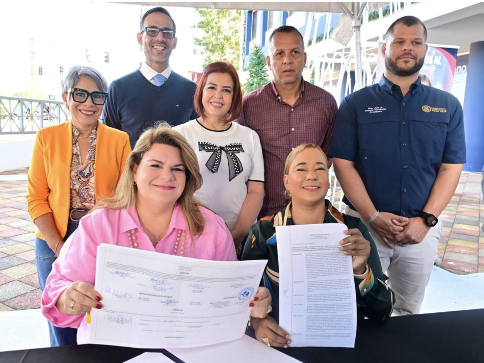 Gobernadora firma nuevo Plan de Ordenamiento Territorial para Vega Alta