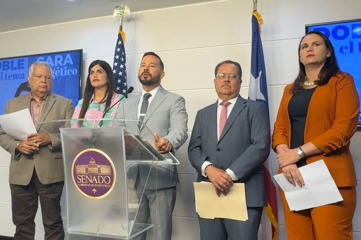 Exigen firma de medida que supuestamente detiene cobro de $300 a clientes con placas solares