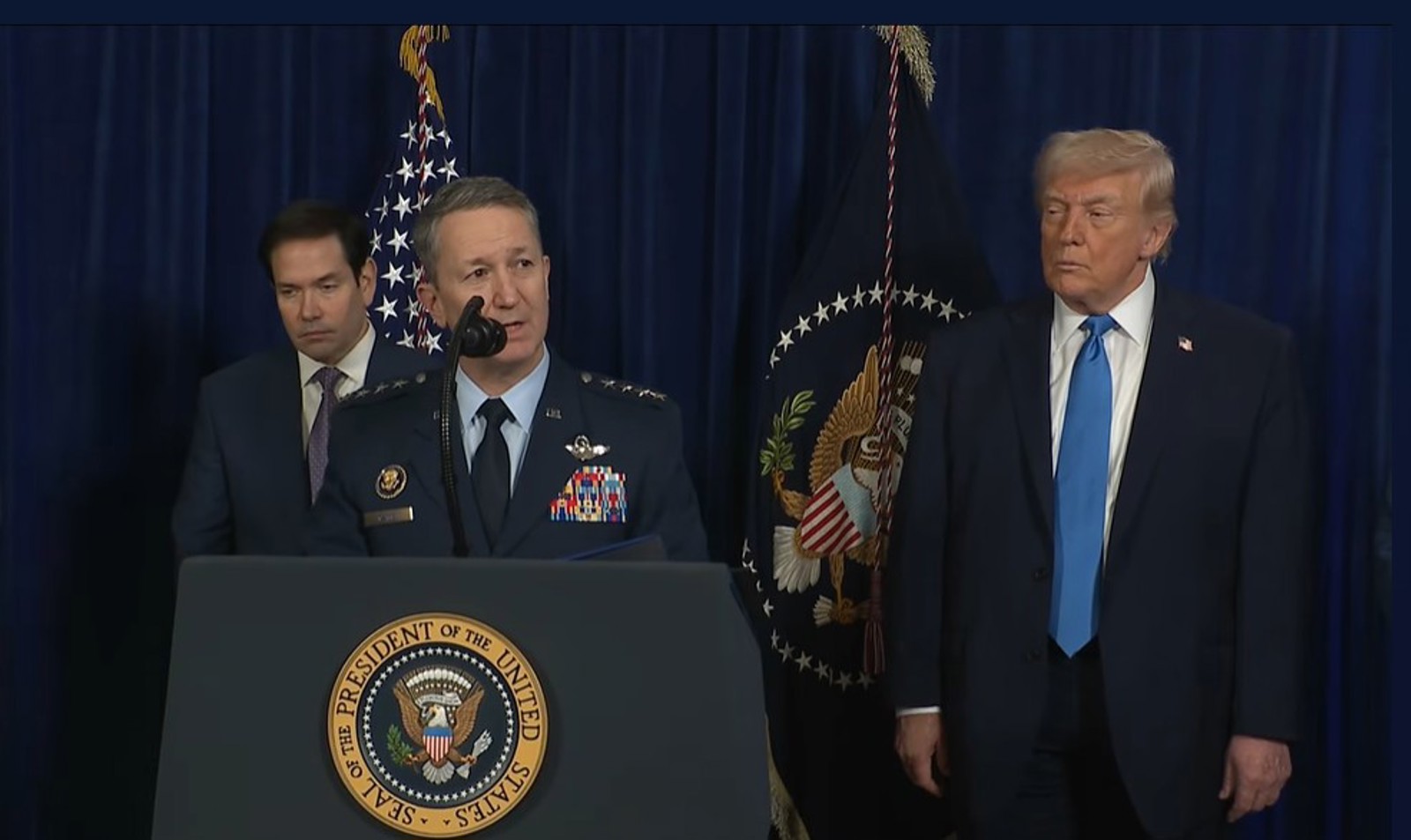 Fuerzas militares de EE.UU. permanecerán en el Caribe en «alto estado de alerta»