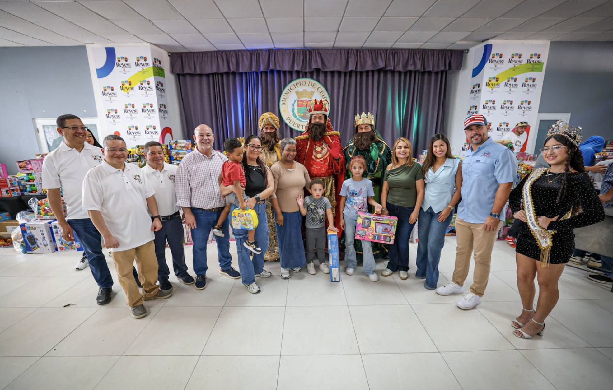 Entregan sobre 1,300 juguetes en actividad de Reyes Magos celebrada en Ceiba