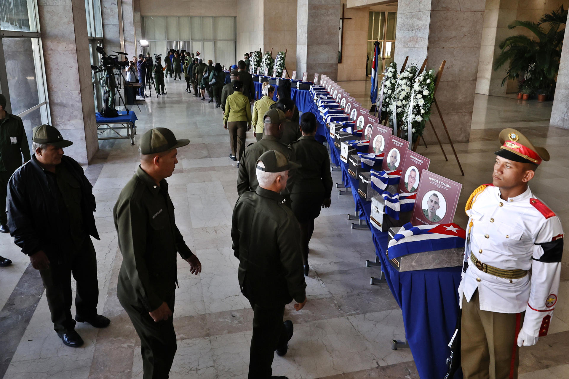 Cuba despide a sus 32 militares muertos en Venezuela