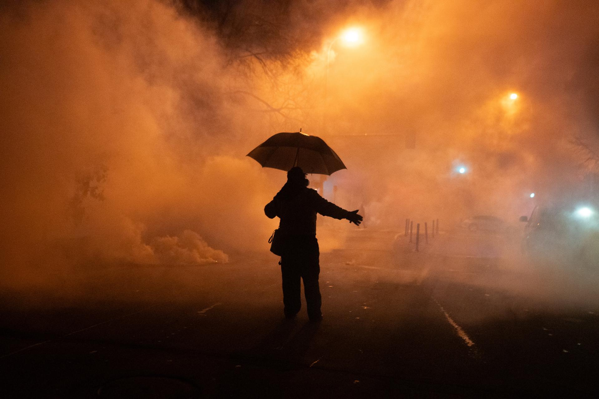 Las tensiones en Mineápolis por la actuación del ICE se disparan tras la amenaza de Trump