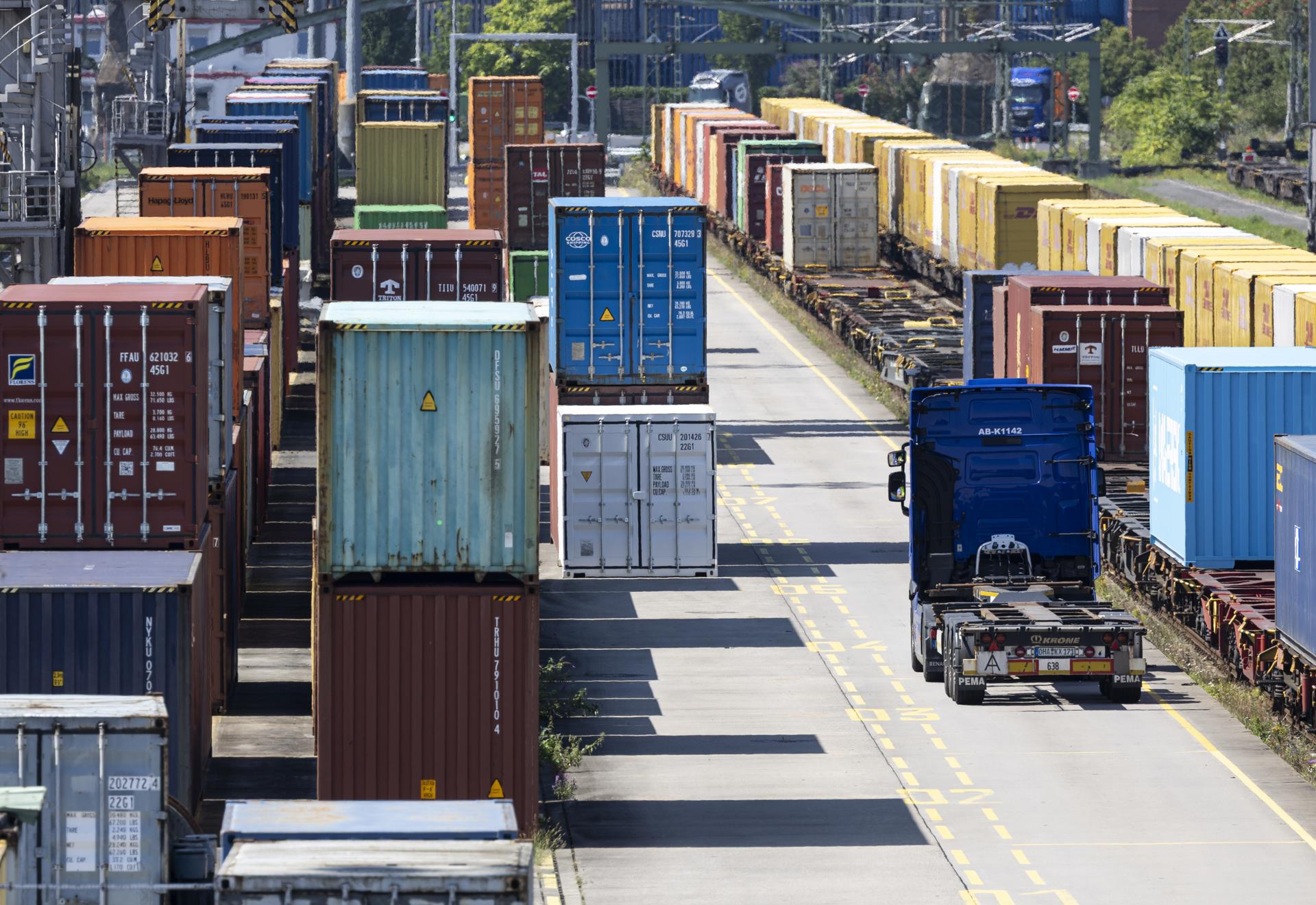 Trump tensa las relaciones con Europa tras amenazar con aranceles por Groenlandia