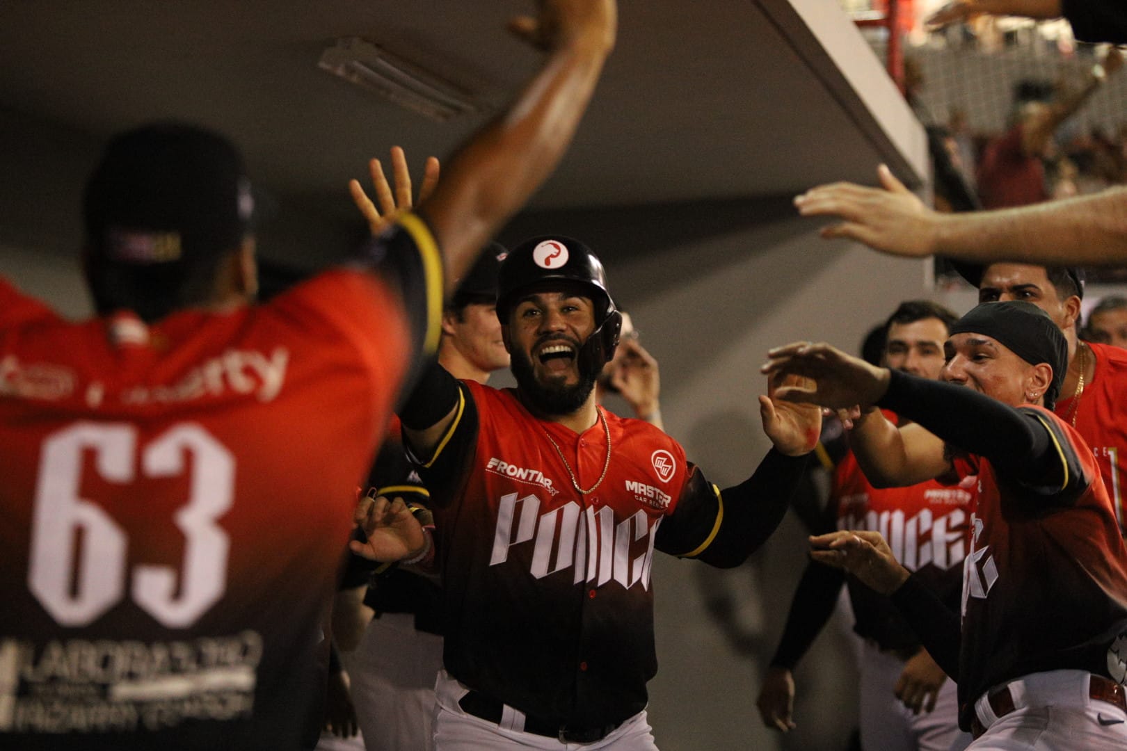 Leones se mantienen con vida y evitan barrida de los Cangrejeros
