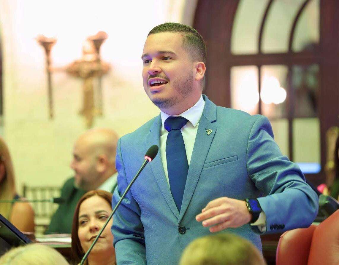 Presentan medida para sacar a la OGPe de la sombrilla del DDEC