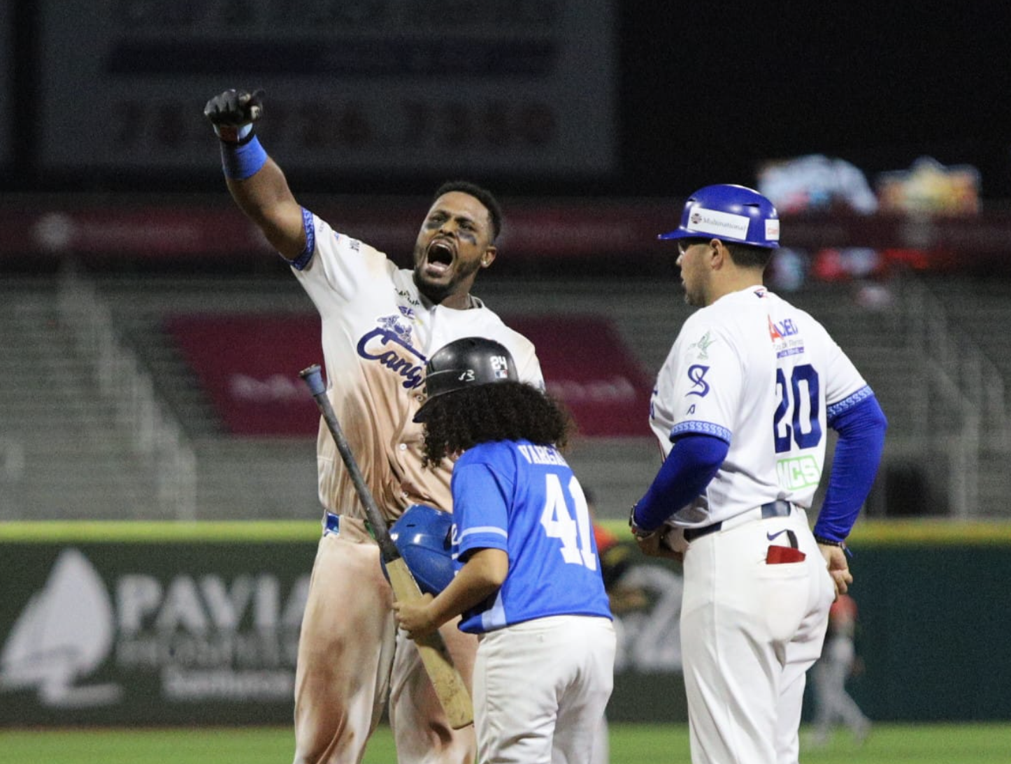 ¡Se coronan los Cangrejeros de Santurce en el béisbol invernal!