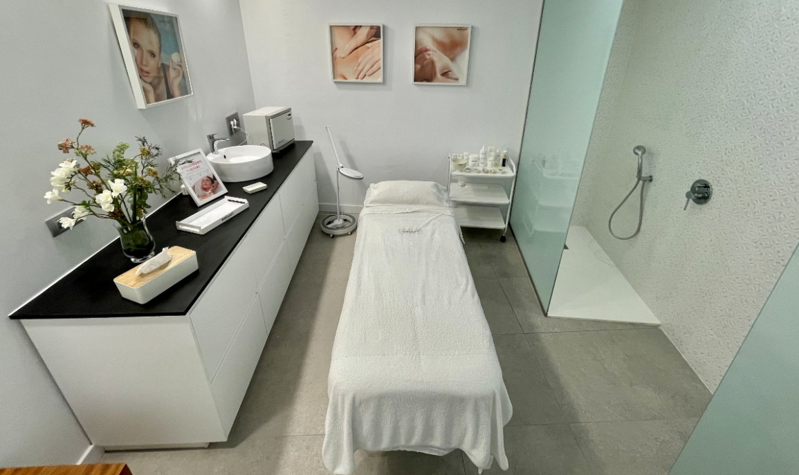 Senador propone regular la industria de la estética y anuncia referidos a Justicia