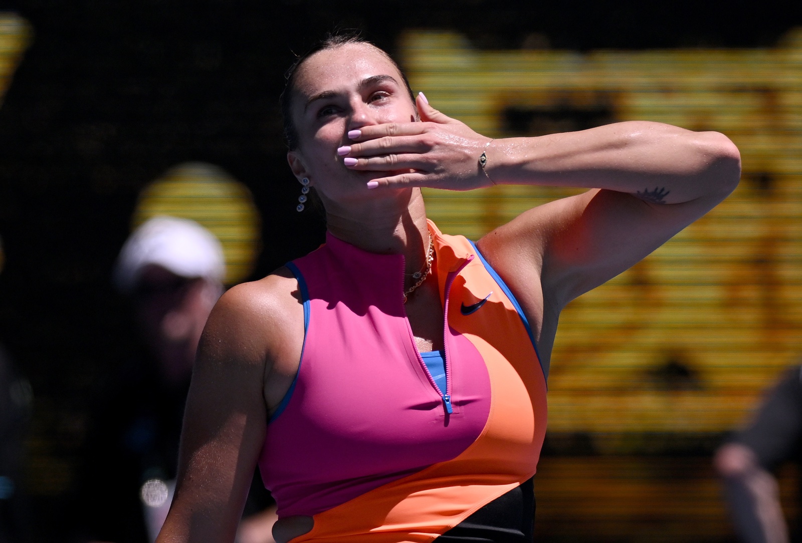 Sabalenka arrolla a Jovic y avanza con autoridad a las semifinales en Australia