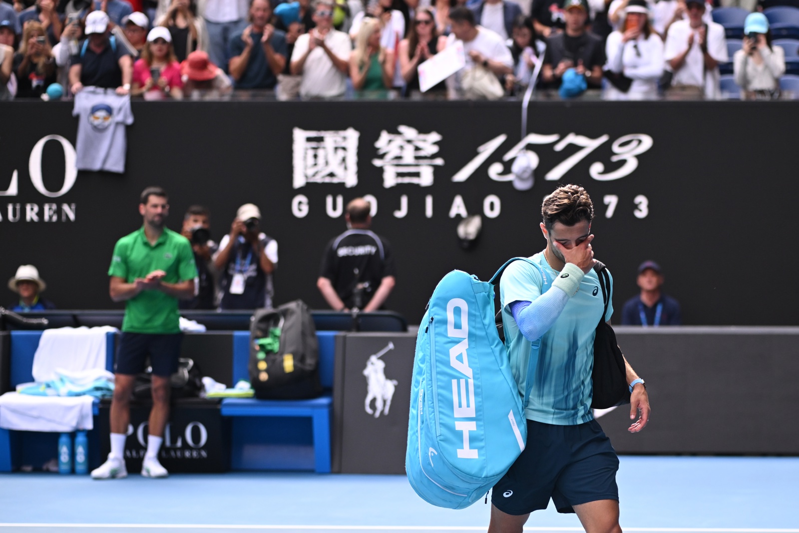 Djokovic perdía, pero lesión de su rival lo salvó