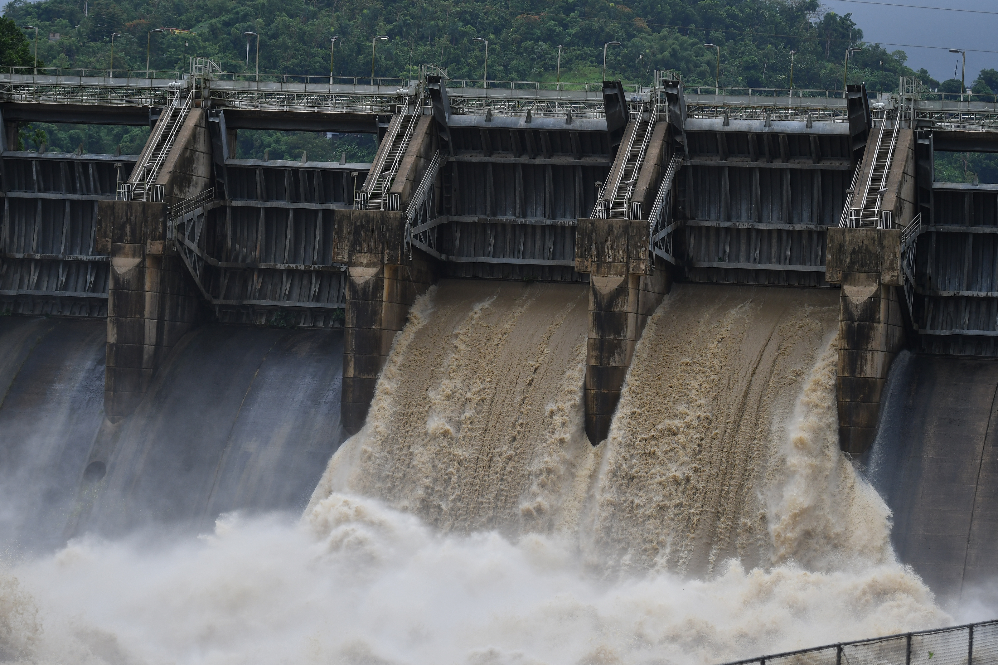 “No quiero lanzar una expectativa de tiempo”, dice González Colón sobre avería en Carraízo
